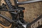 Giant Stance E+ 1 elektrisk terrengsykkel på trail